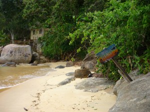 climb steeply up a rock to get to lopes mendes