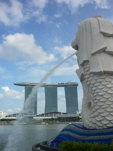 spewing merlion singapore