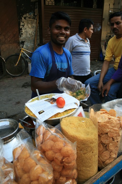 smiley bhelpuri street food vendor